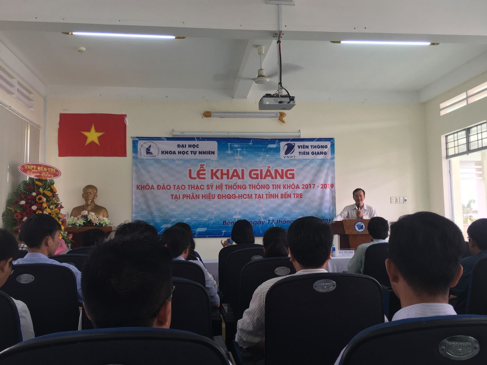 Lễ Khai giảng Khóa đào tạo Thạc sỹ Hệ thống thông tin Khóa 2017 - 2019 tại Phân hiệu ĐHQG-HCM tại tỉnh Bến Tre