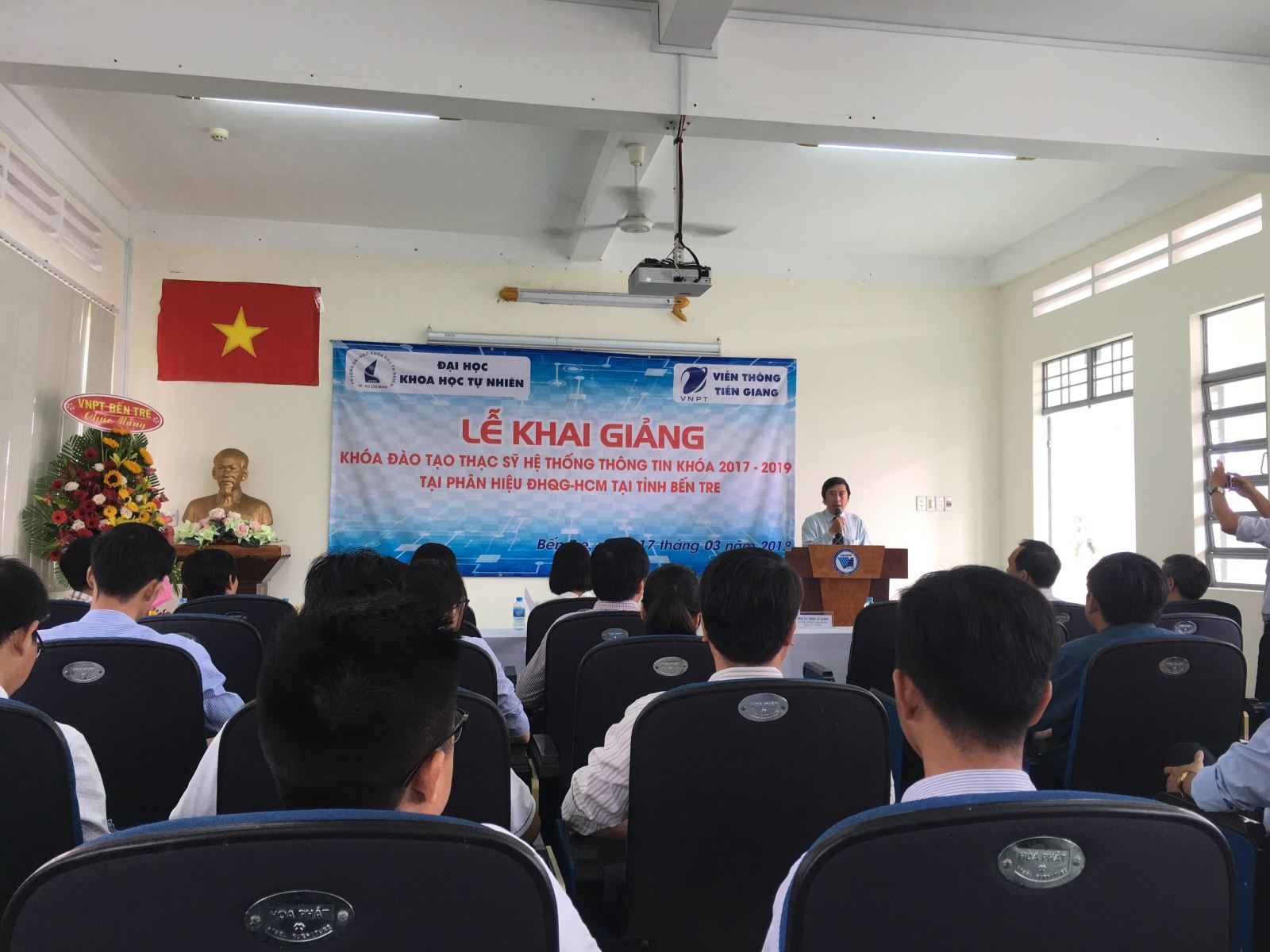 Lễ Khai giảng Khóa đào tạo Thạc sỹ Hệ thống thông tin Khóa 2017 - 2019 tại Phân hiệu ĐHQG-HCM tại tỉnh Bến Tre