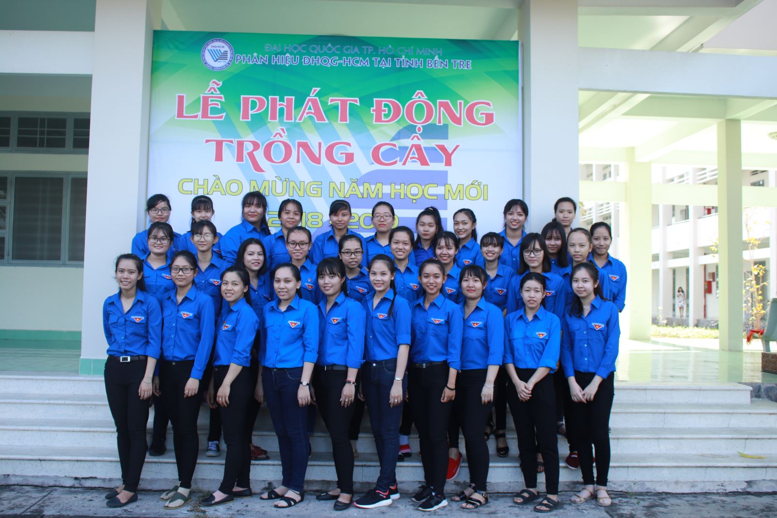Phân hiệu ĐHQG-HCM tại tỉnh Bến Tre tổ chức buổi Lễ phát động trồng cây Chào mừng năm học mới 2018 - 2019
