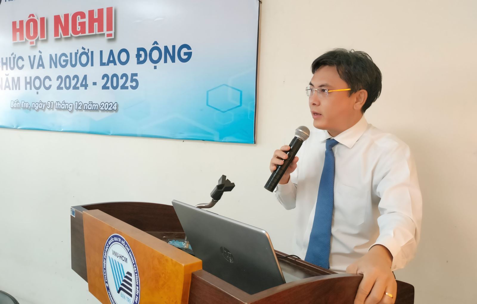HỘI NGHỊ VIÊN CHỨC VÀ NGƯỜI LAO ĐỘNG NĂM HỌC 2024 - 2025