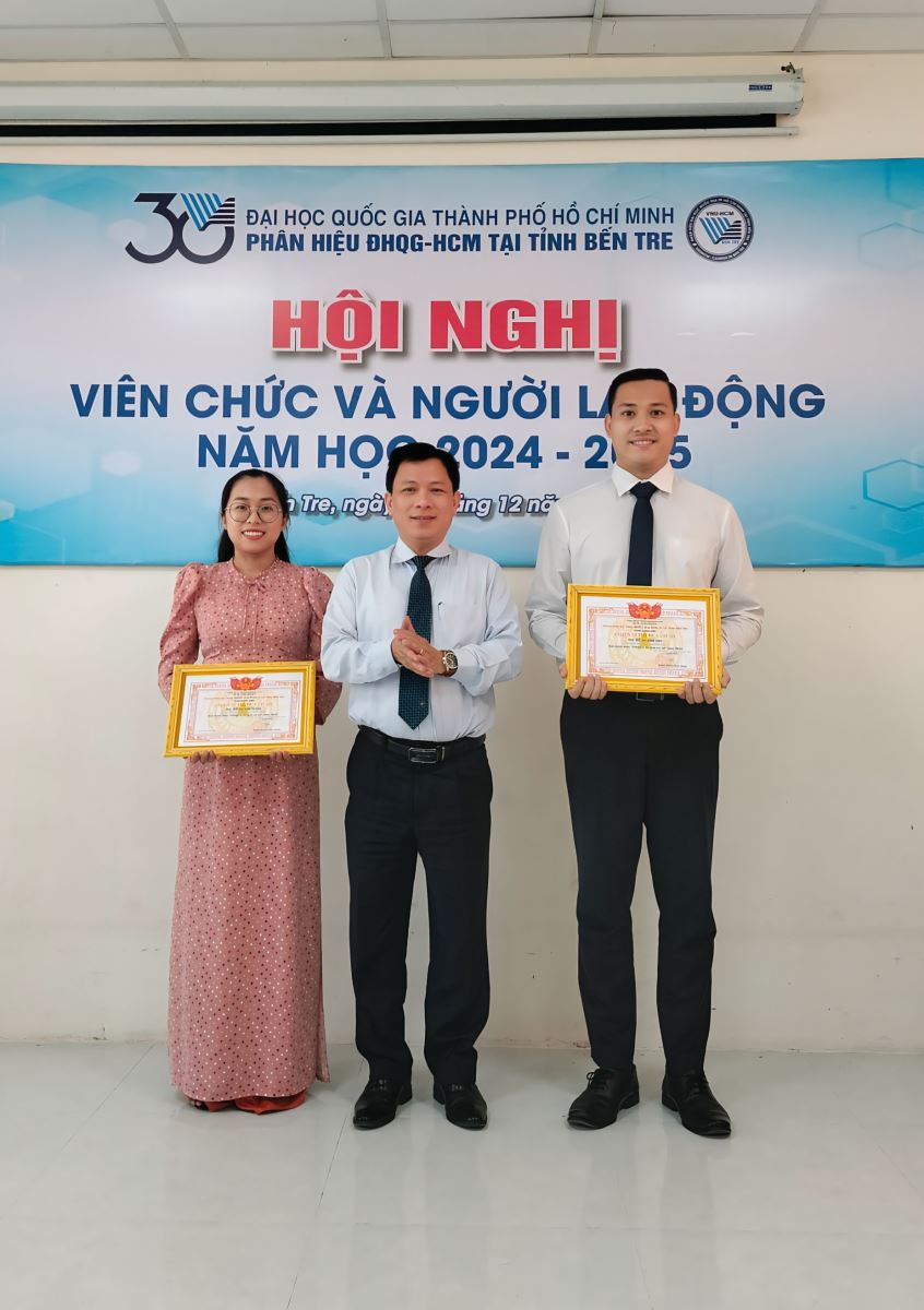 HỘI NGHỊ VIÊN CHỨC VÀ NGƯỜI LAO ĐỘNG NĂM HỌC 2024 - 2025