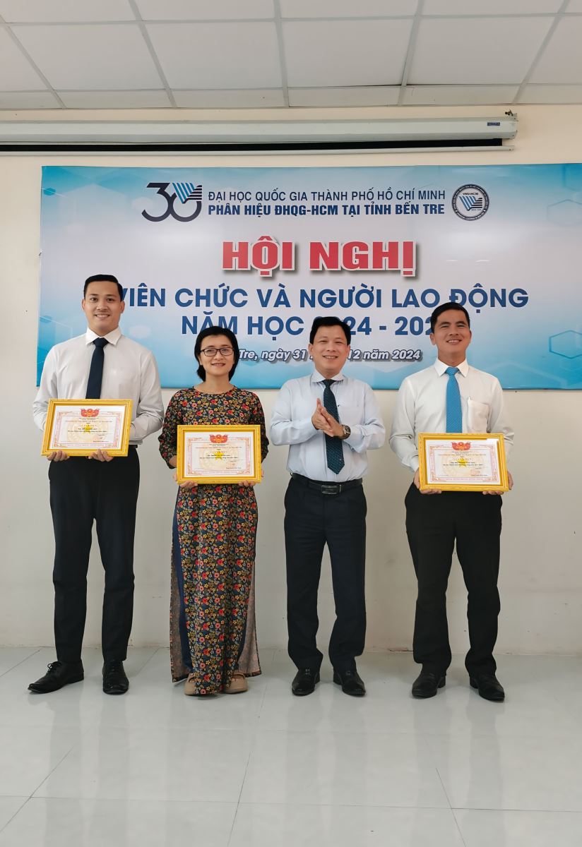 HỘI NGHỊ VIÊN CHỨC VÀ NGƯỜI LAO ĐỘNG NĂM HỌC 2024 - 2025