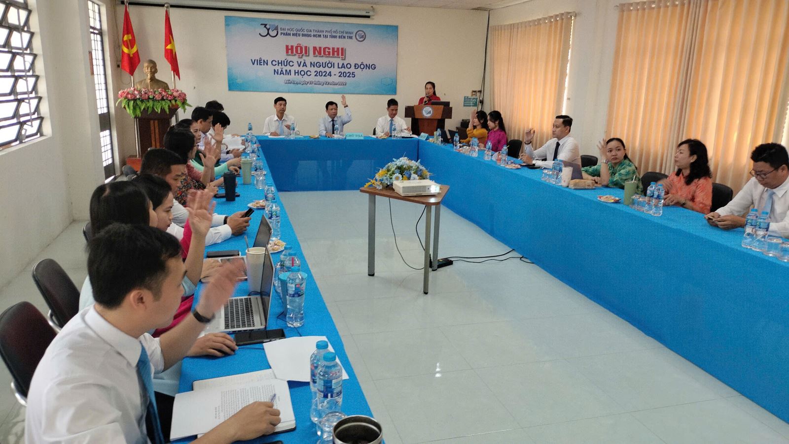 HỘI NGHỊ VIÊN CHỨC VÀ NGƯỜI LAO ĐỘNG NĂM HỌC 2024 - 2025