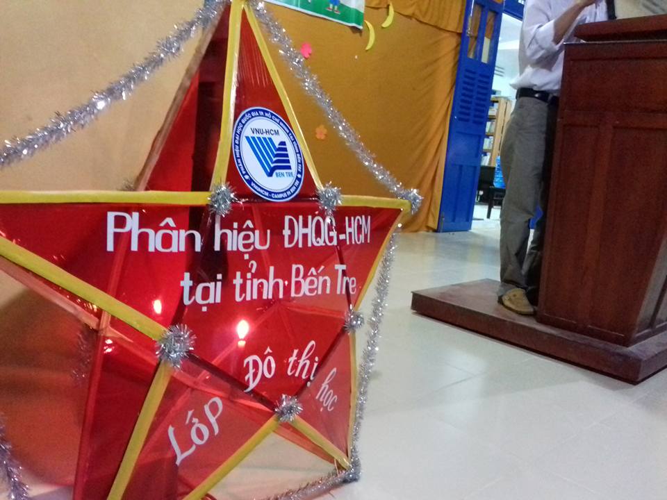 470 phần quà được trao tặng cho trẻ em trong chương trình “Đêm hội trăng rằm” tại xã Hưng Phong
