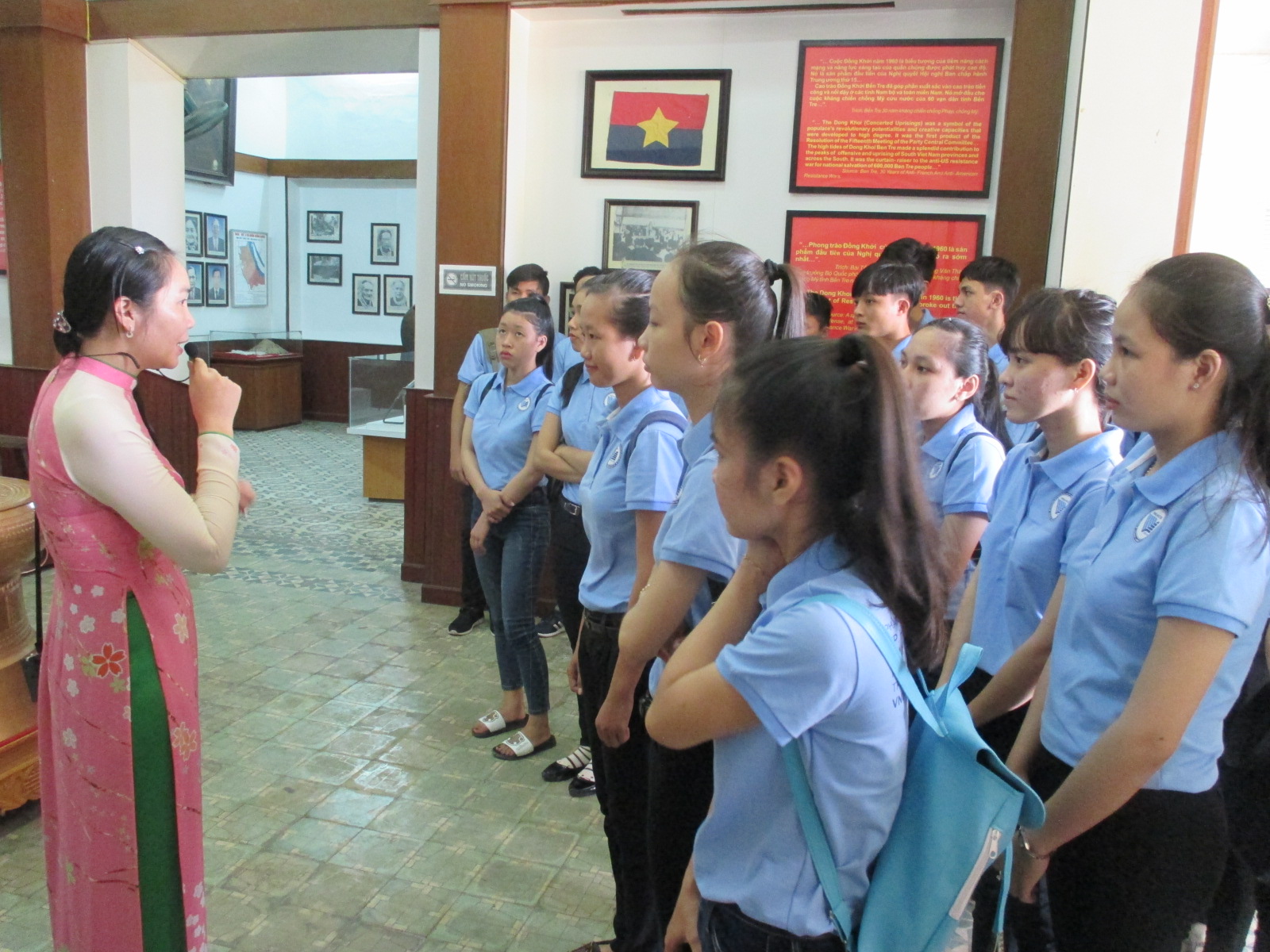 Toàn thể tân sinh viên học ở Phân hiệu ĐHQG-HCM tại tỉnh Bến Tre đã có chuyến đi thực tế, tham quan, học hỏi tại Bảo tàng tỉnh Bến Tre
