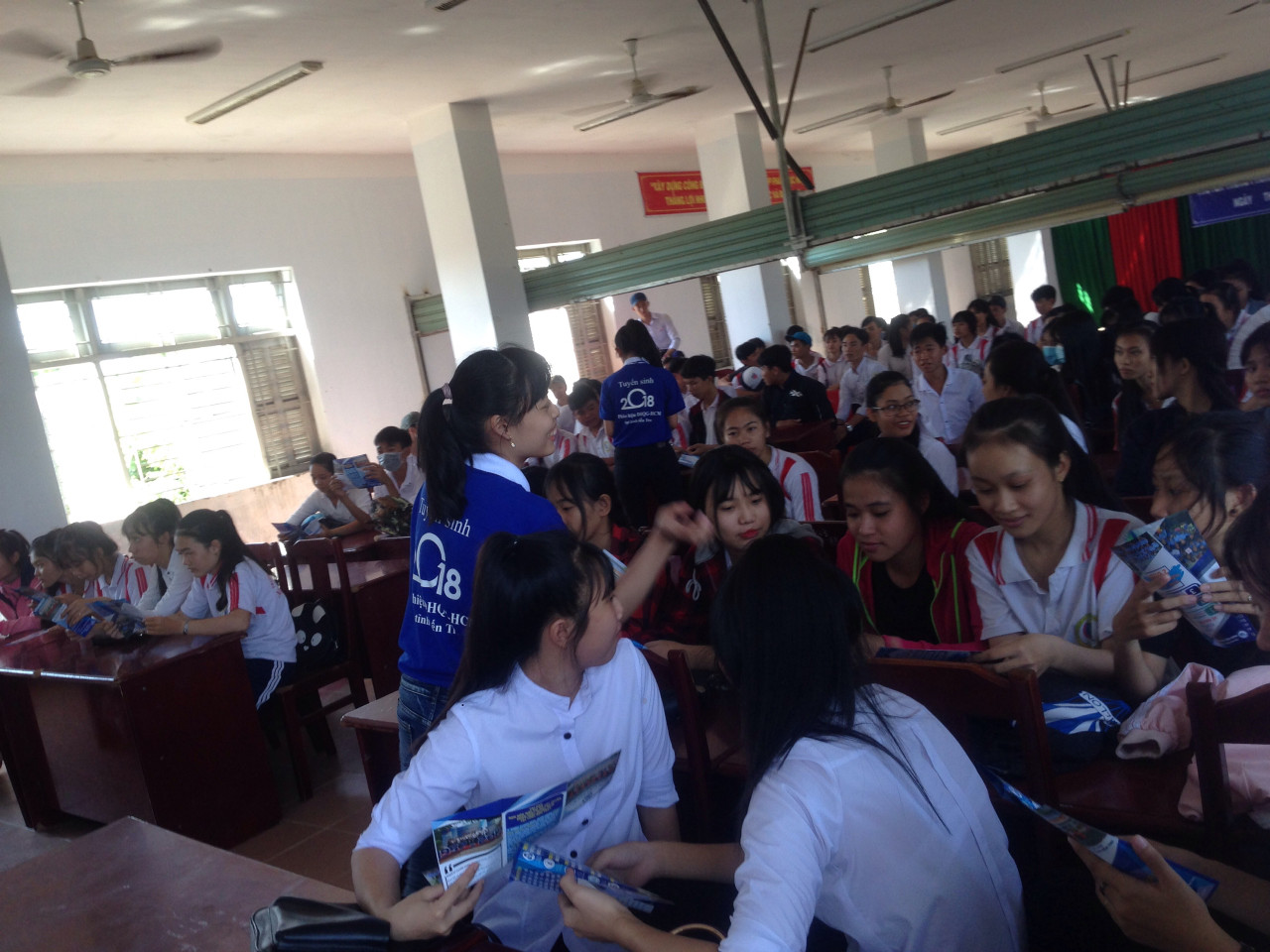 Phân hiệu ĐHQG-HCM tại tỉnh Bến Tre tham gia Chuỗi “Ngày hội tư vấn tuyển sinh - hướng nghiệp 2018” tại tỉnh Bến Tre