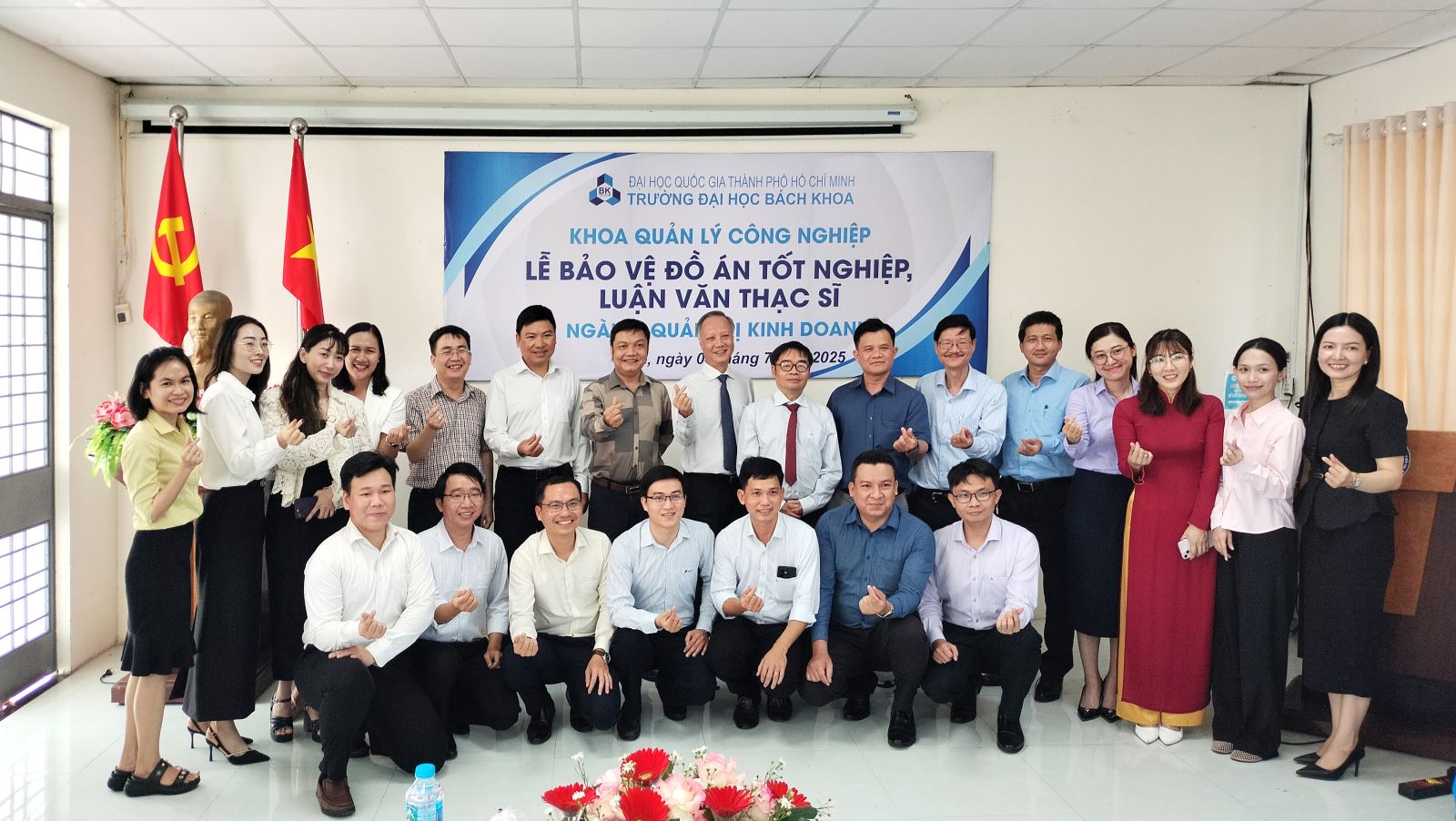 LỄ BẢO VỆ LUẬN VĂN THẠC SĨ NGÀNH QUẢN TRỊ KINH DOANH